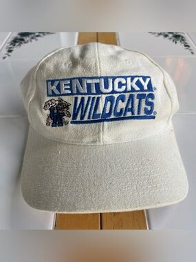 Vintage Kentucky Wildcats SnapBack Hat Cream Logo 7 Embroidered NCAA Collegiate